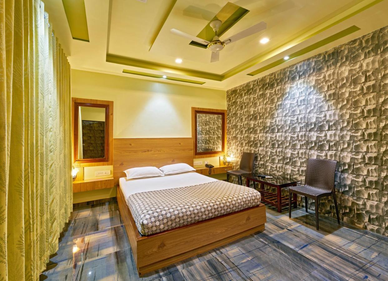 Hotel Saptarang Residency Panhala Ngoại thất bức ảnh