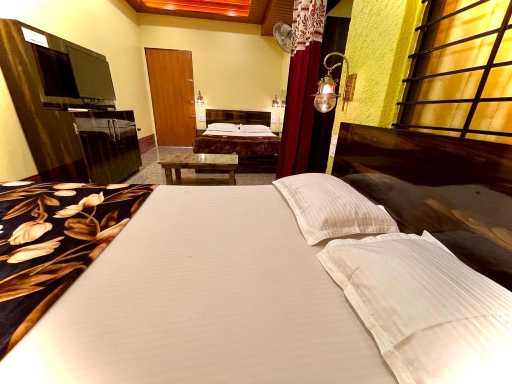 Hotel Saptarang Residency Panhala Ngoại thất bức ảnh