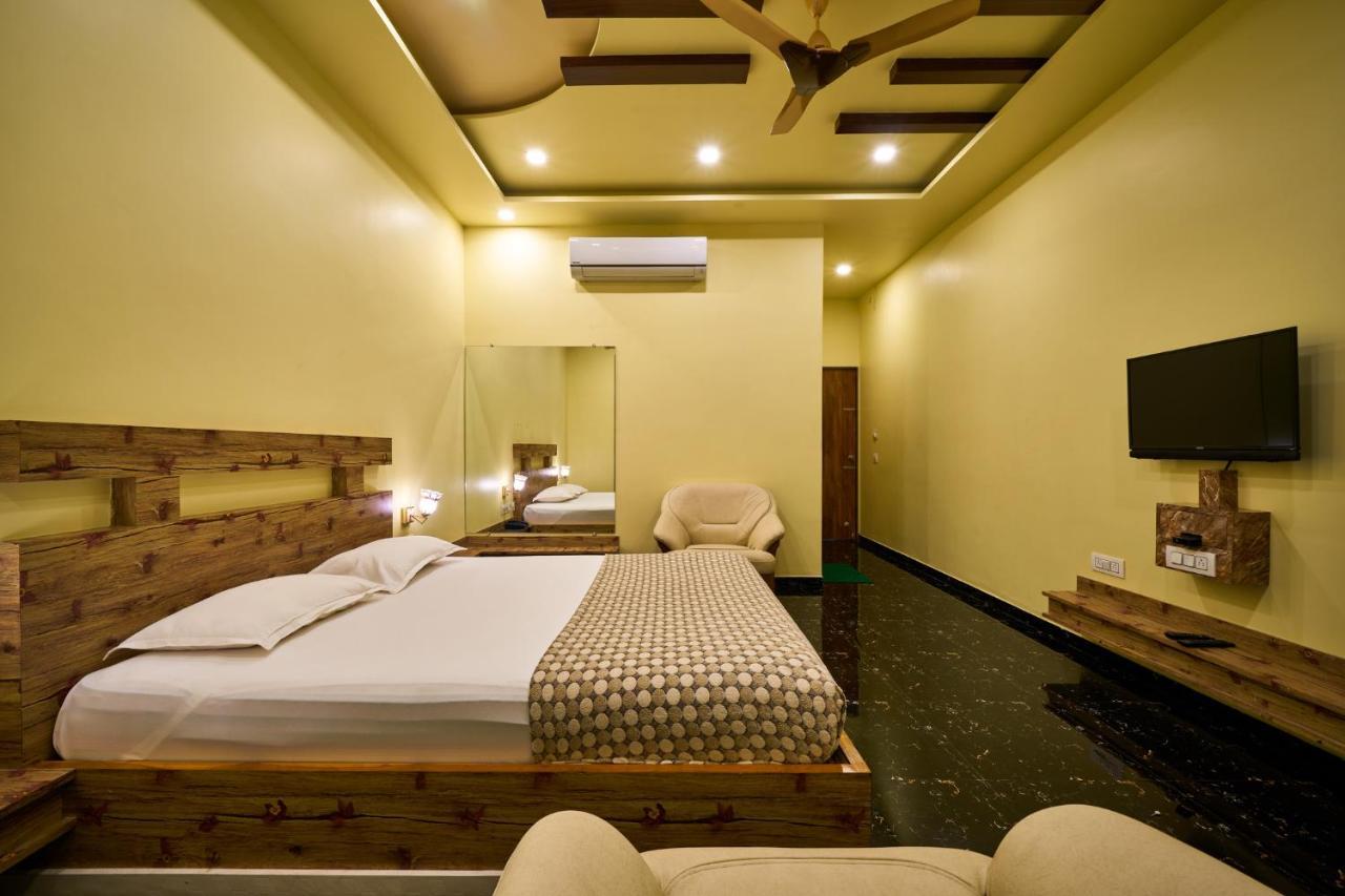 Hotel Saptarang Residency Panhala Ngoại thất bức ảnh