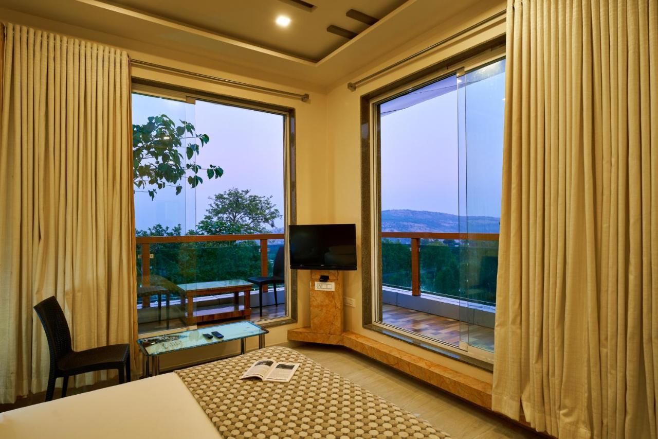Hotel Saptarang Residency Panhala Ngoại thất bức ảnh