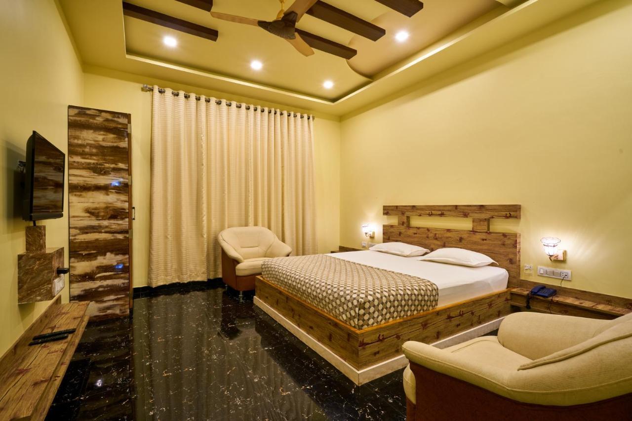 Hotel Saptarang Residency Panhala Ngoại thất bức ảnh