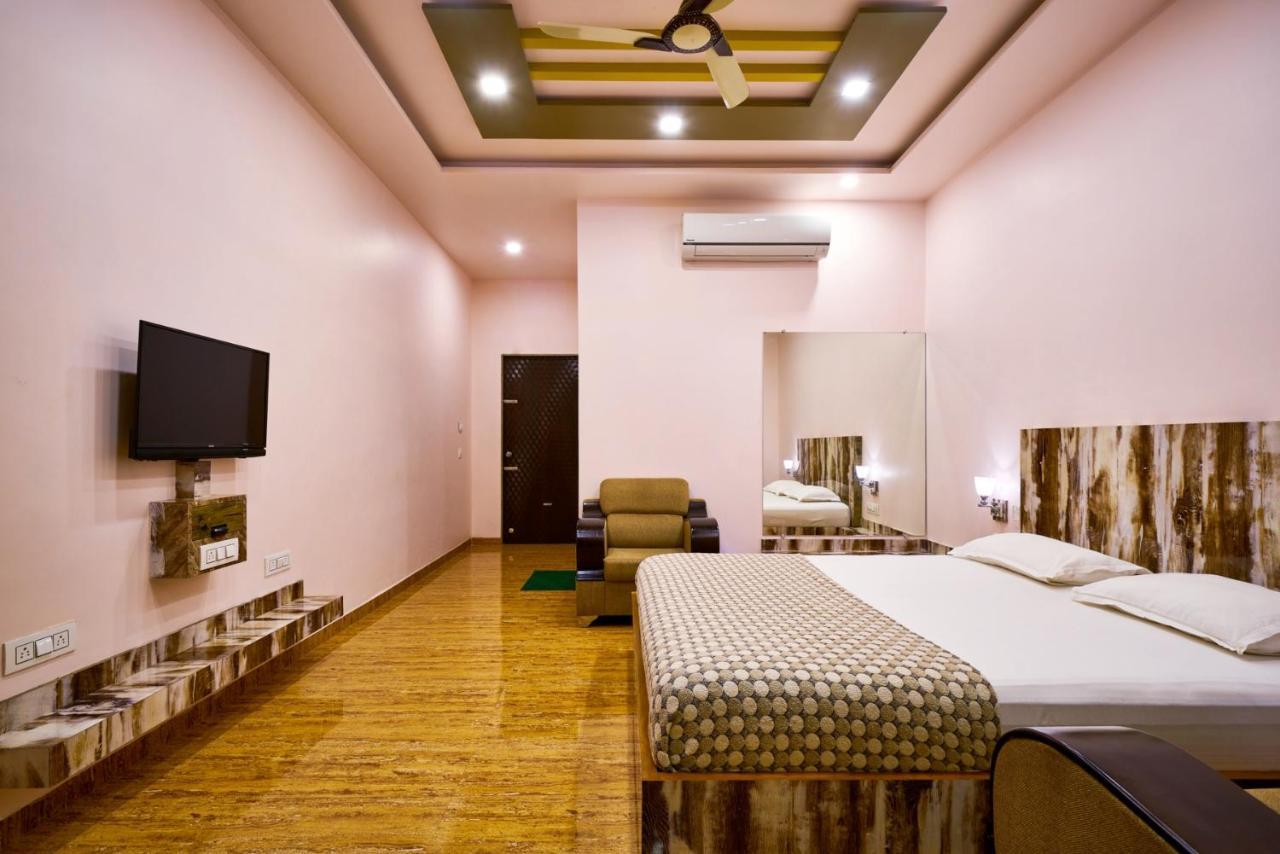 Hotel Saptarang Residency Panhala Ngoại thất bức ảnh